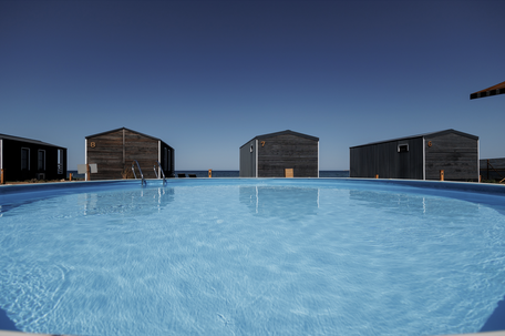 Открытый подогреваемый бассейн